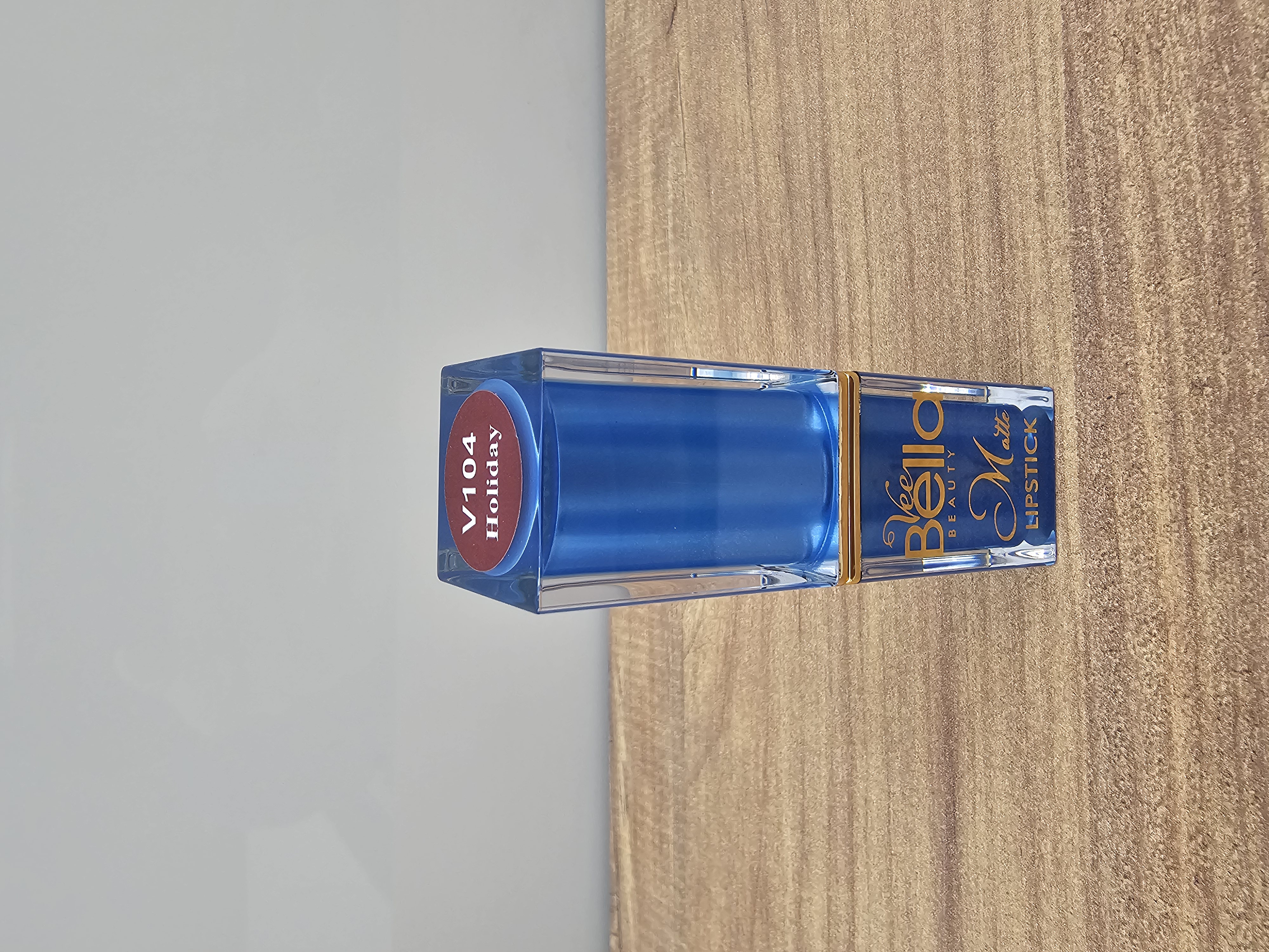 BELLA LIPSTICK V104 HOLIDAY